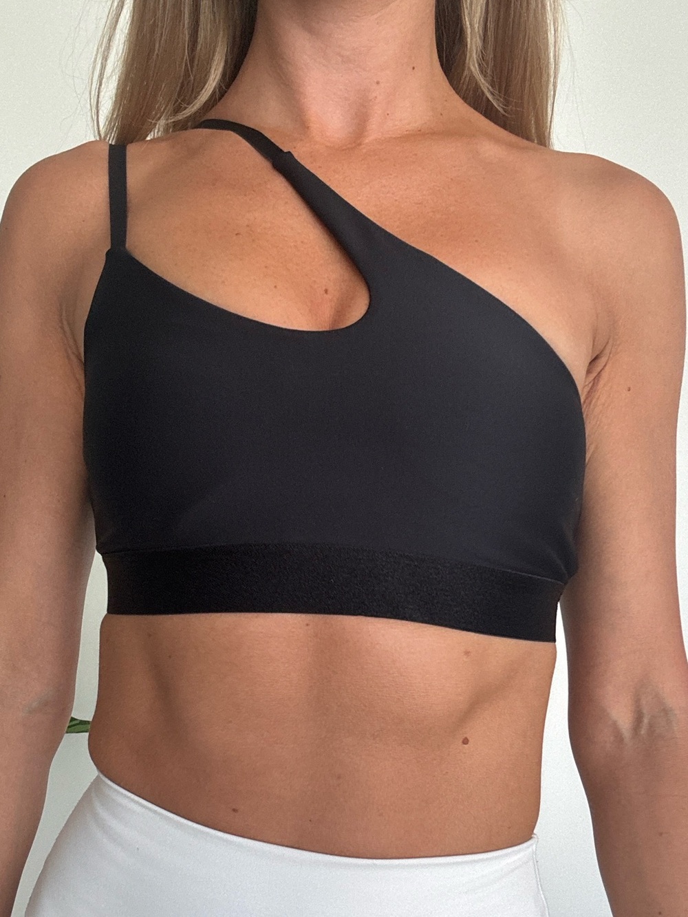 Alo Asymmetric One-Shoulder Black Sports Bralette